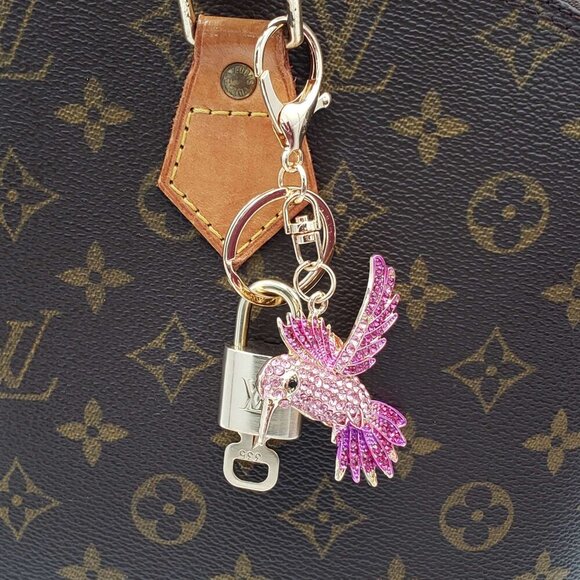 Authentic Louis Vuitton Lock & Key with unbranded Bagcharm, Keycharm 121825 - Picture 8 of 8